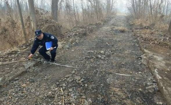 Người đàn ông Trung Quốc bị bắt vì ăn trộm 800m đường bê tông đem bán