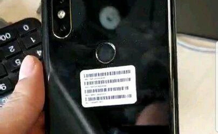 Lộ ảnh thực tế mặt trước và sau của Xiaomi Mi MIX 2S, quá thất vọng vì khác xa với tin đồn
