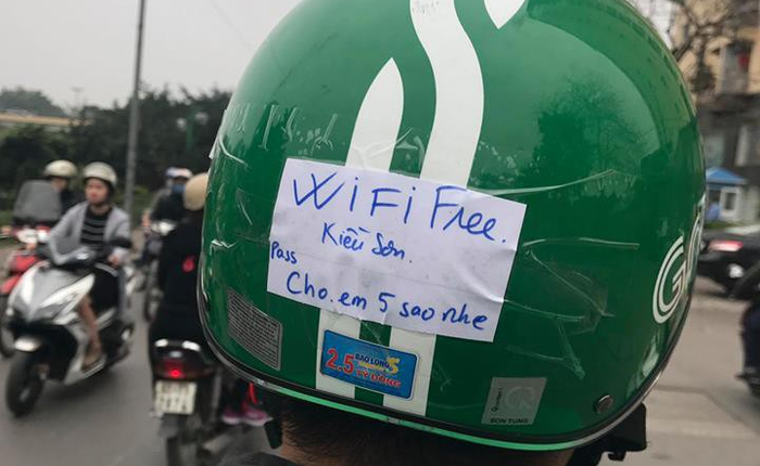 Đặt pass wifi "cho em 5 sao nhé", tài xế GrabBike chiếm trọn cảm tình của Internet