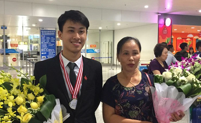 Bố mất sớm, mẹ bán thịt lợn, 9x Quảng Bình trúng tuyển vào ĐH số một thế giới