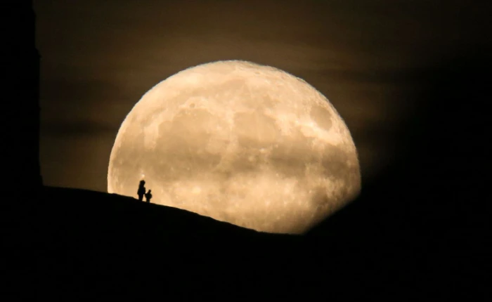 Chuyện gì sẽ xảy ra nếu mặt trăng không còn tồn tại?