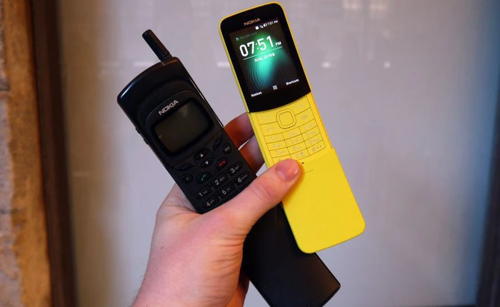Nokia 8110 vs Nokia 8110 4G: khi kẻ quá cố gặp kẻ tái sinh