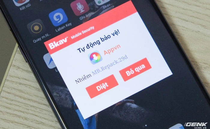 Giết nhầm còn hơn bỏ sót: Phần mềm bảo mật trên Bphone 2017 cho rằng tất cả file APK người dùng tải về là virus