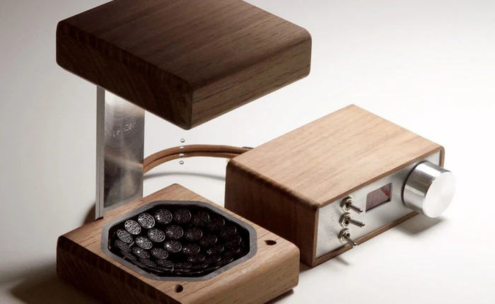 Vận dụng sóng âm, thiết bị "ma thuật" này có thể khiến giọt nước lơ lửng giữa không trung