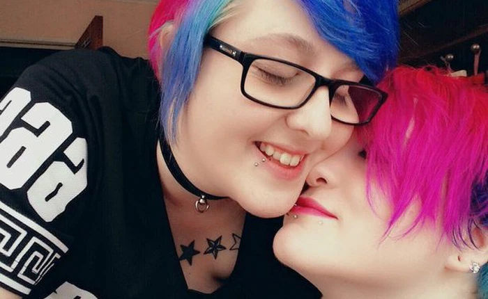 Có tới hơn 400 nhân cách thay phiên nhau xuất hiện, cặp đôi chật vật để sống một cách bình thường