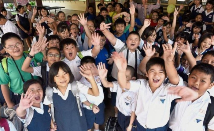 Học sinh Trung Quốc giờ không phải làm bài tập sau 10 giờ tối, phụ huynh ký xác nhận là được