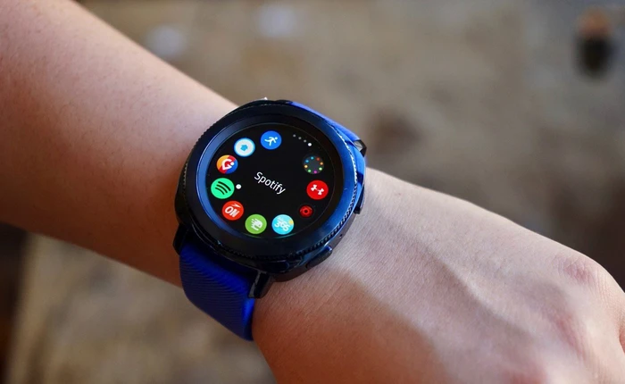 Tặng những mẫu smartwatch cao cấp, sang chảnh này chắc chắn sẽ khiến con tim phái đẹp rung động