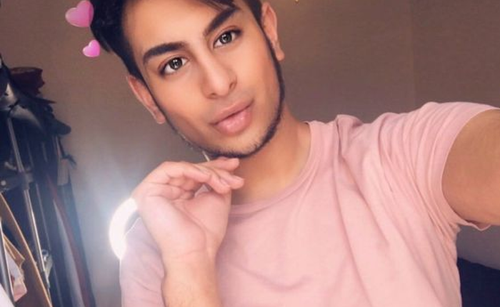 Hot boy nước Anh với 50.000 follower trên Instagram: "Tự sướng" 200 lần mỗi ngày, ảnh nào dưới 600 likes là xóa luôn