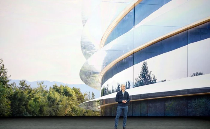 Tình trạng nhân viên "cụng đầu" vào cửa kính trong suốt tại Apple Park nghiêm trọng đến mức cần tới sự can thiệp của 911