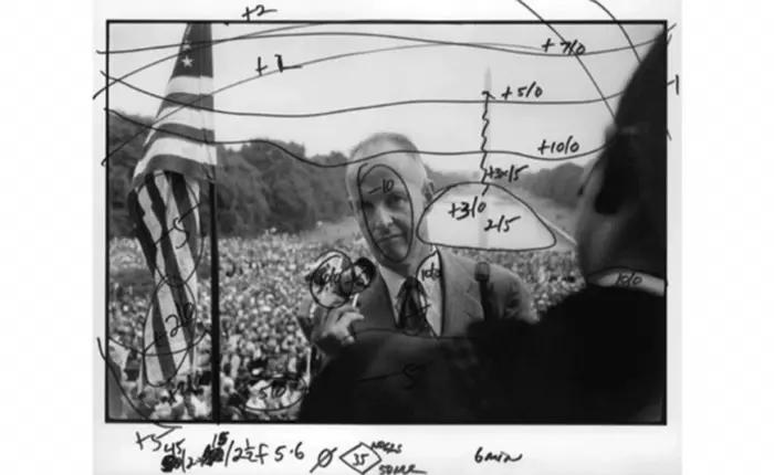 Đây là cách người ta chỉnh ảnh trước khi có Photoshop: cực kỳ tốn công sức, lặp đi lặp lại nhiều lần mới ra kết quả như ý