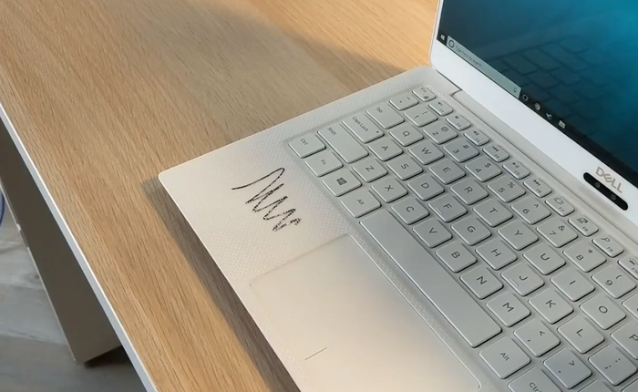 Dell quảng cáo bạn có thể dùng khăn lau sạch vết bút dạ viết bậy trên XPS 13, nhưng đây mới là sự thực buồn
