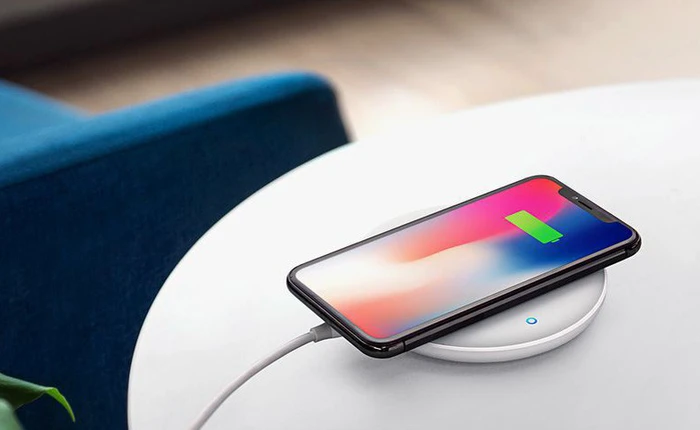 Ghét đống dây dợ lằng nhằng, các tín đồ Apple đã biết tới những mẫu đế sạc không dây xịn sò dành cho iPhone 8, iPhone X này chưa?