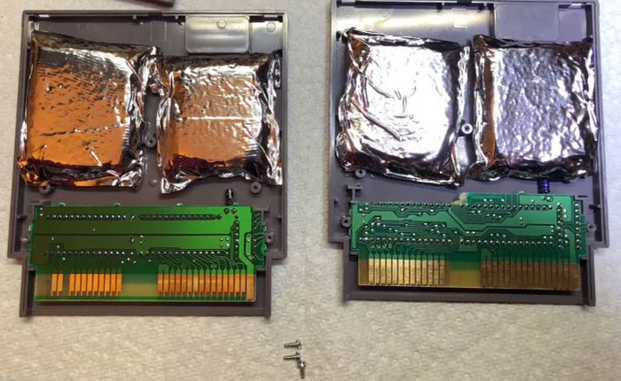 Mua được 2 băng game cổ ở chợ trời, chàng trai tá hỏa gọi cho cảnh sát khi phát hiện thứ bên trong