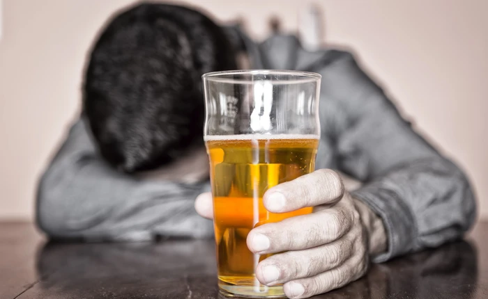 9 điều không nên làm khi dạ dày đang trống rỗng, số 7 rất nhiều đàn ông thường xuyên mắc phải