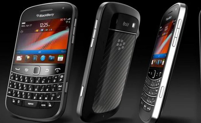 CEO BlackBerry: Ai đó hãy làm một chiếc BlackBerry 9900 đi (vì chúng tôi sẽ không làm đâu)