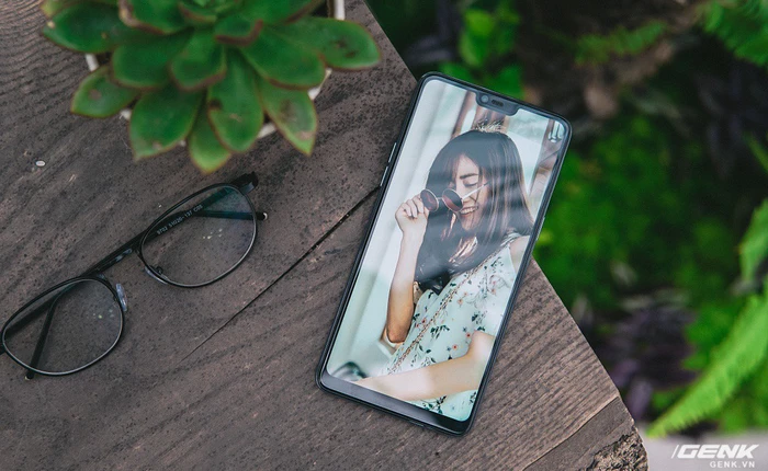 Sống cùng mới biết, màn hình tai thỏ cũng chẳng khó chịu đến thế