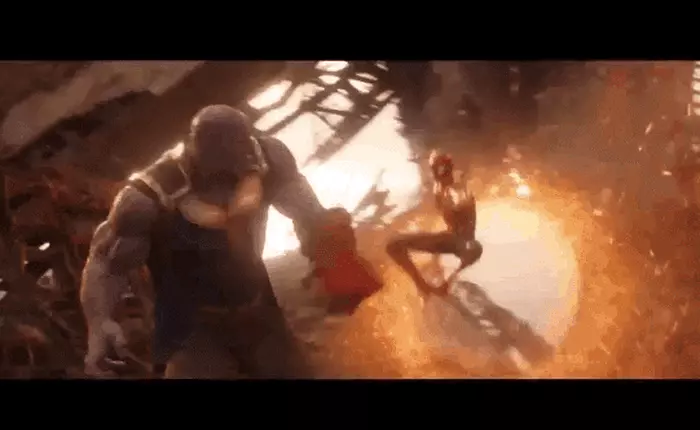 Thanos vừa đấm Iron Man ở trailer trước, sang trailer mới đã bị Spider-Man đá vào mặt