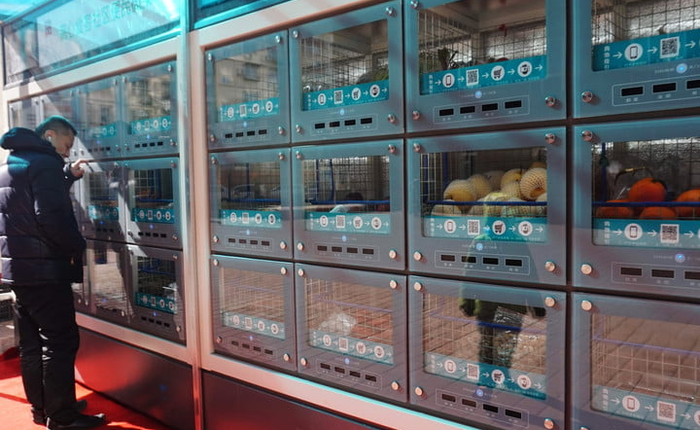 Tại Trung Quốc, những chiếc máy bán hàng tự động thông minh giờ chẳng khác gì các cửa hàng tiện lợi