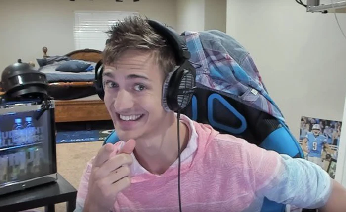 Anh chàng 26 tuổi kiếm nửa triệu USD mỗi tháng nhờ ngồi chơi game và những sự thật phía sau công việc đặc biệt này