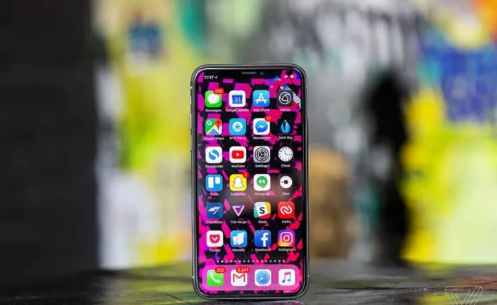 LG không thể cung cấp đủ số lượng màn OLED cho iPhone X, cuộc "đào tẩu" của Apple khỏi Samsung lại thêm phần khó khăn