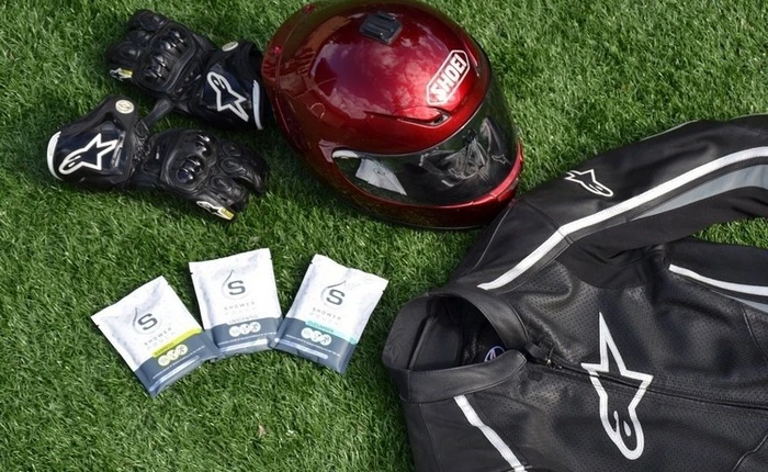 Bỏ túi ngay mẹo “tắm khô” bằng khăn ướt siêu to bản, thơm tho để không còn ai chê đi phượt là bẩn nữa