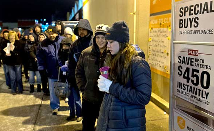 Chỉ vì để người tiêu dùng phải xếp hàng, ngành bán lẻ Mỹ đã thiệt hại gần 38 tỷ USD trong 12 tháng qua