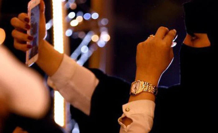 Ả Rập Xê Út phạt 133.000 USD và bỏ tù nếu vợ dám xem trộm điện thoại của chồng