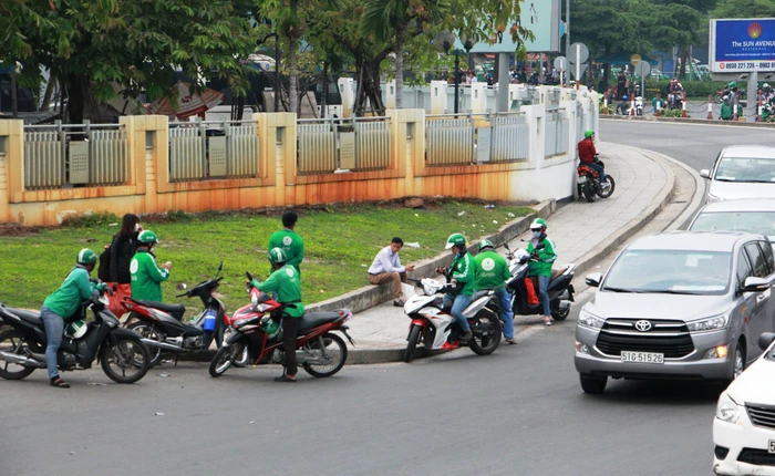 GrabBike giả xuất hiện tràn lan ở sân bay Tân Sơn Nhất, Grab “cầu cứu” Công an TP. HCM