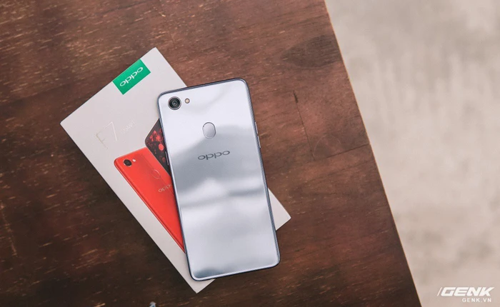 Mở hộp và trên tay OPPO F7: Khi selfie “đỉnh” gặp màn hình không viền
