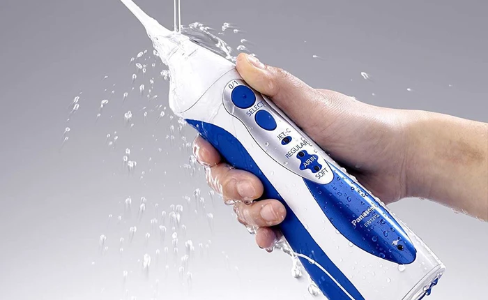 Không phải tăm hay chỉ nha khoa, máy tăm nước mới là sản phẩm chăm sóc răng miệng yêu thích của người Mỹ