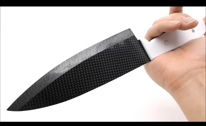 Con dao siêu sắc bằng mỳ Ý đã bị soán ngôi bởi dao làm từ sợi carbon