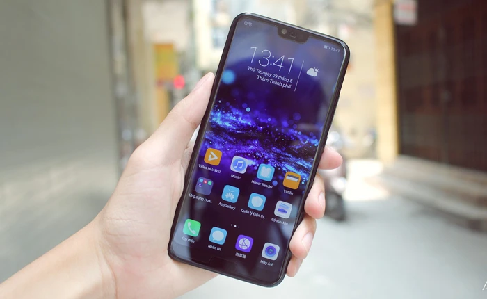 Trên tay Honor 10 tại VN: Anh em "cùng cha khác mẹ" của Huawei P20 với giá rẻ hơn