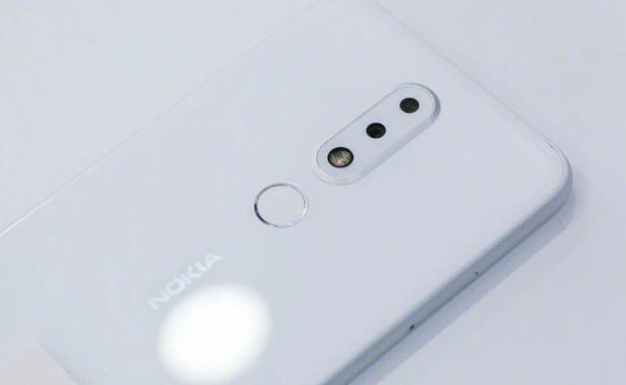 Cận cảnh Nokia X6, smartphone màn hình tai thỏ đầu tiên của Nokia