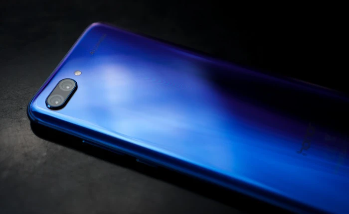 Cận cảnh Honor 10: nhiều chi tiết giống P20 của Huawei nhưng giá chỉ bằng một nửa
