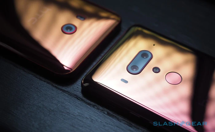 Ảnh cận cảnh HTC U12+ mới ra mắt: Thiết kế cao cấp, mặt lưng kính bóng bẩy, hai màu sắc mới ấn tượng