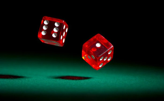 Nghiên cứu cho thấy việc tung xúc xắc không hoàn toàn ngẫu nhiên, bạn có thể tự tạo ra vận may cho mình