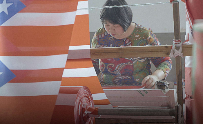 Sản xuất cờ trong mùa World Cup: Nghề nghiệp đầy rủi ro, thành bại tại trái bóng tròn