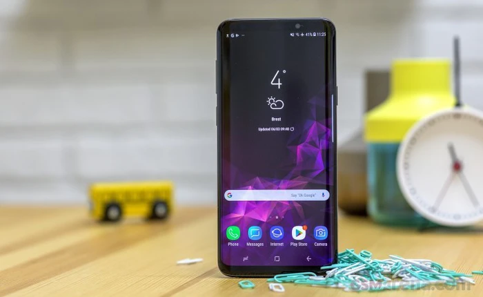 Galaxy S10 sẽ sở hữu công nghệ loa rung động qua màn hình?