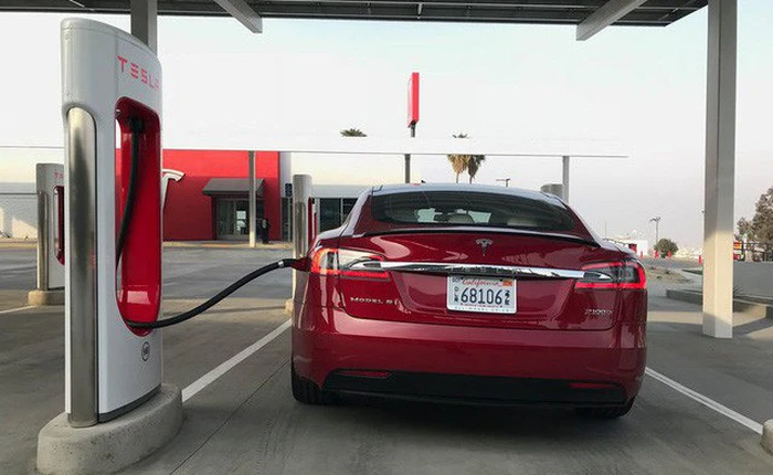 Bên trong trạm sạc điện cho xe ô tô Tesla hiện đại, nội thất chẳng kém gì khách sạn hạng sang, dự kiến bố trí thay các trạm xăng truyền thống