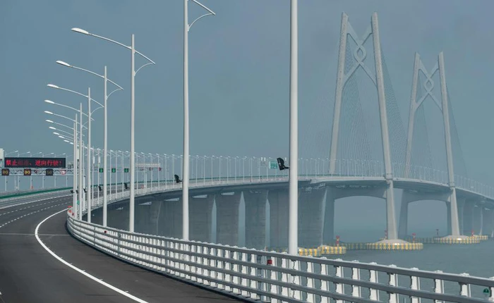 Trung Quốc khánh thành cầu vượt biển dài nhất thế giới, đi 62km từ Hồng Kông sang Ma Cao chỉ mất 30 phút