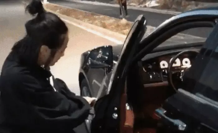 Rộ trào lưu biến Rolls-Royce và hàng loạt xe khác thành… công nông