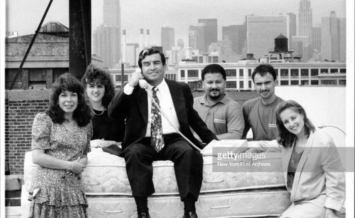 "Giấc mơ Mỹ" nghiệt ngã của "vua nệm" 1800mattress: Từ cậu bé ngủ ổ rơm, nằm lề đường, thành cha đẻ chuỗi nệm lớn nhất Hoa Kỳ