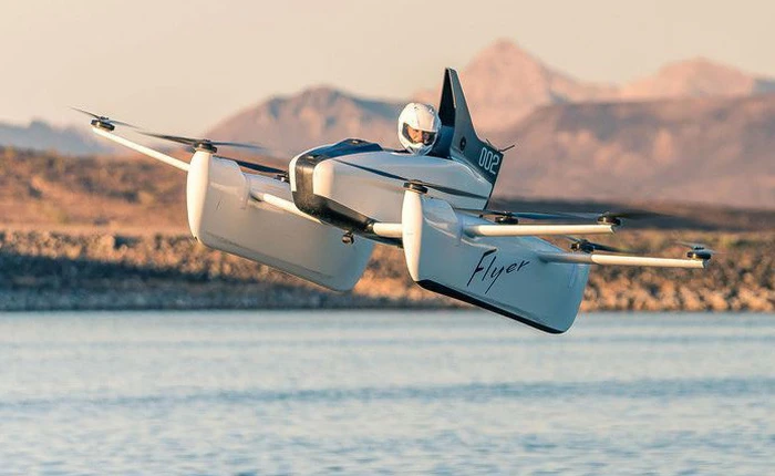 Cùng xem ngôi sao YouTube Casey Neistat "cưỡi" chiếc ô tô bay đầu tiên