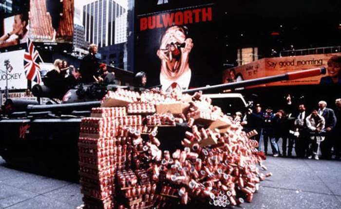 Lái cả xe tăng bắn bảng hiệu Cocacola để quảng cáo nhưng vẫn thất bại, đây là bài học tỷ phú Richard Branson khuyên các startup