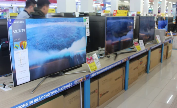 Có nên mua hàng trưng bày trong các siêu thị điện máy hay không?