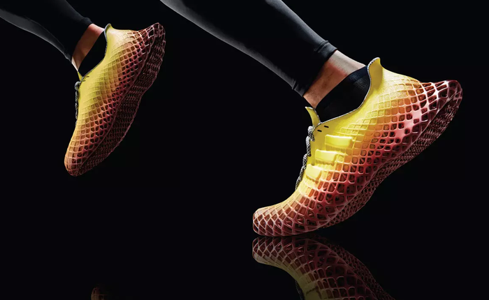 Đôi giày kỳ lạ được thiết kế để bạn chạy chậm đi, mất sức nhiều hơn