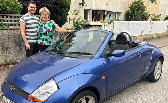 Cắn răng bán ô tô để giúp con trai lập nghiệp, 12 năm sau người mẹ bật khóc khi nhận lại chính chiếc xe năm nào do con tặng lại