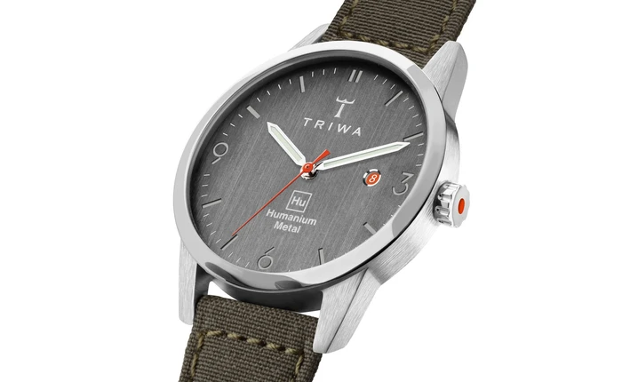 TRIWA Humanium Metal: Chiếc đồng hồ "giã từ vũ khí", được làm từ súng ống nung chảy