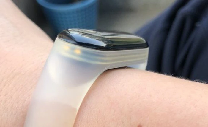 Xiaomi khoe bán được 1 triệu chiếc Mi Band 3 trong 17 ngày, hé lộ phiên bản Explorer Edition với dây đeo trong suốt