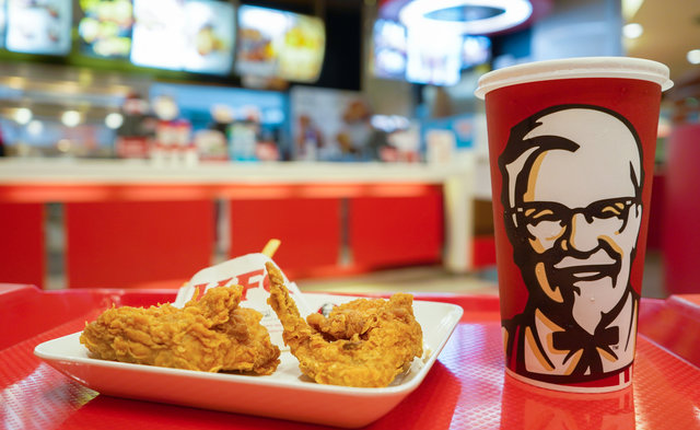 Quá sợ nhện, cô nàng gọi KFC chỉ để shipper đến túm cổ con vật 8 chân gớm ghiếc